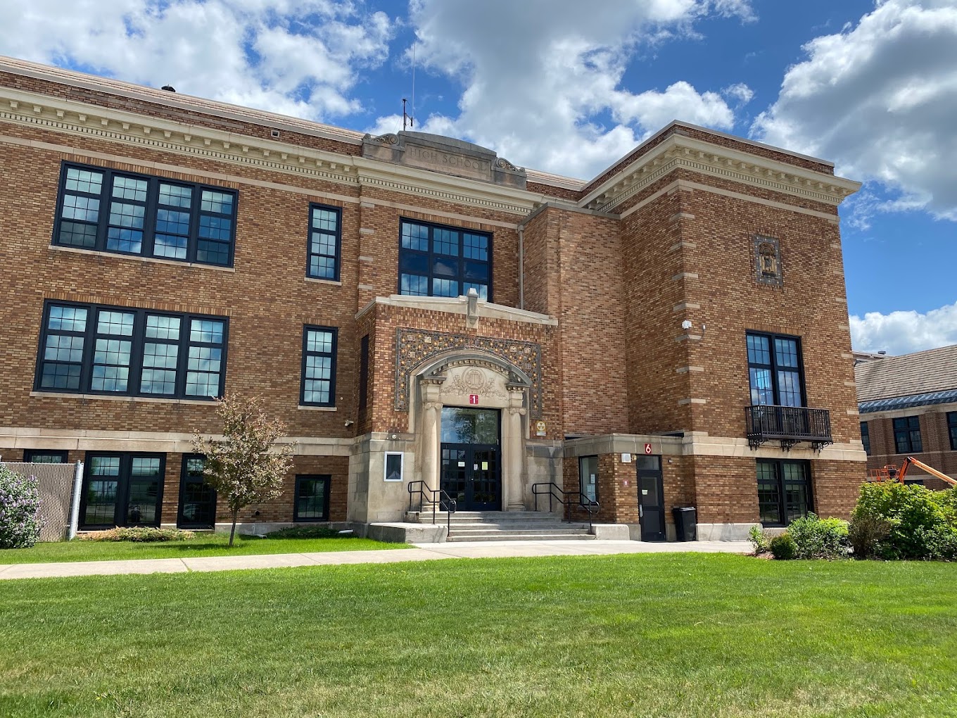 ISD 695 Chisholm Discover the Range