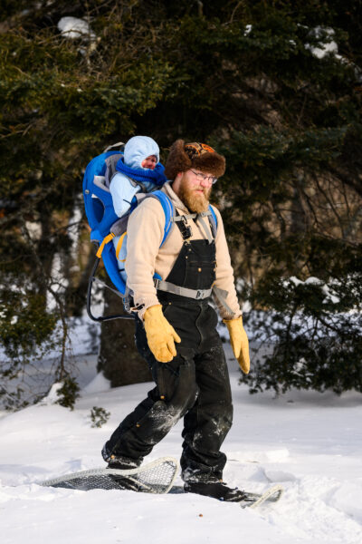 Snowshoe dad and kids